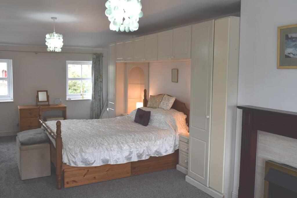 Dee View Villa Holywell  Exterior foto